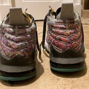 Nike Lebron 17 size 6, Barely worn and are selling for a low of $125.